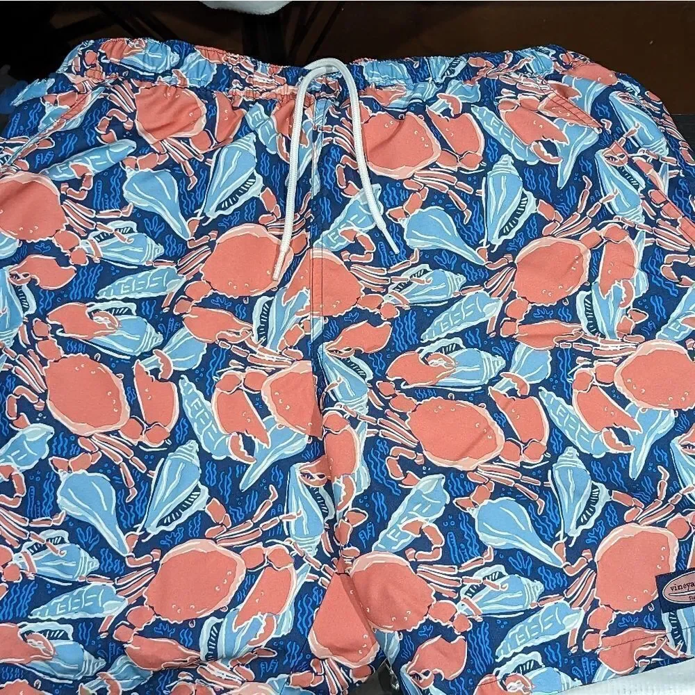 Vineyard Vines swim trunks‎